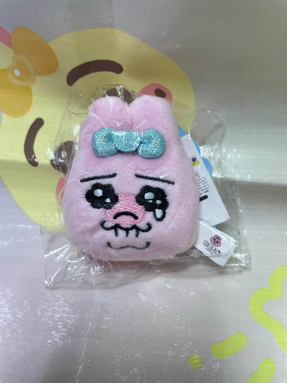 底褲兔 韓國 大頭公仔吊飾 咬唇 - FATSO STORE
